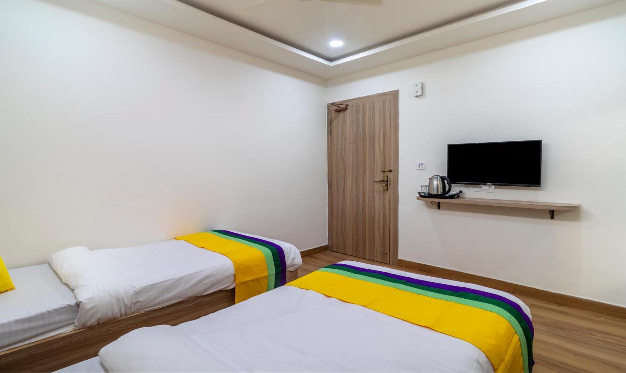 Itsy Hotels Krishna Residency, Govardhan Chauraha Mathura Eksteriør billede