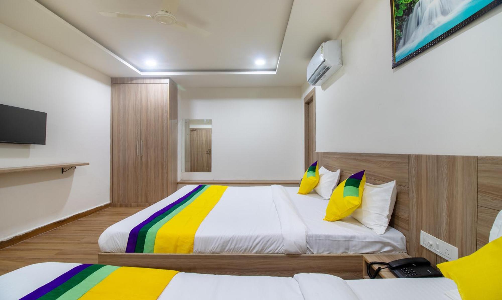 Itsy Hotels Krishna Residency, Govardhan Chauraha Mathura Eksteriør billede