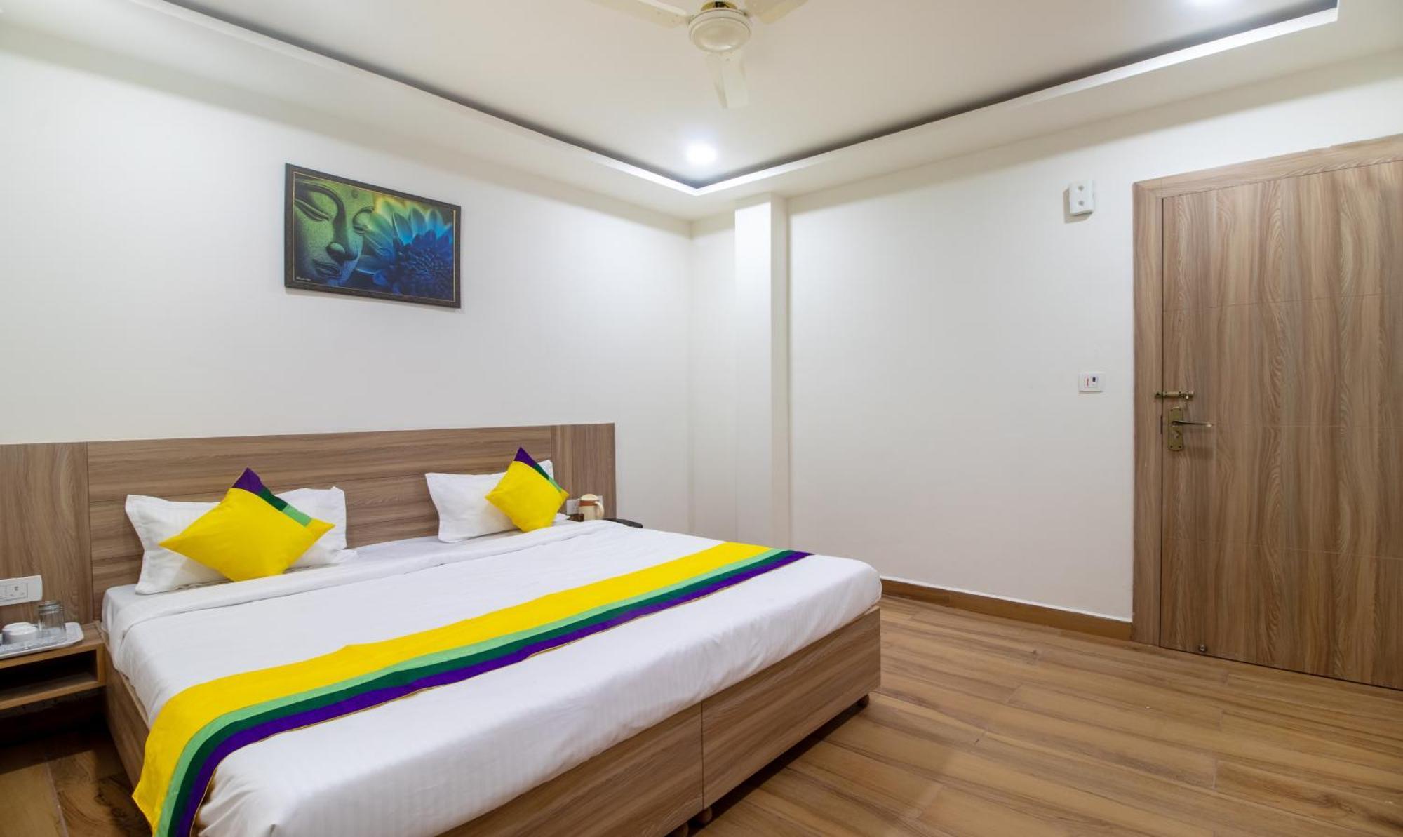 Itsy Hotels Krishna Residency, Govardhan Chauraha Mathura Eksteriør billede